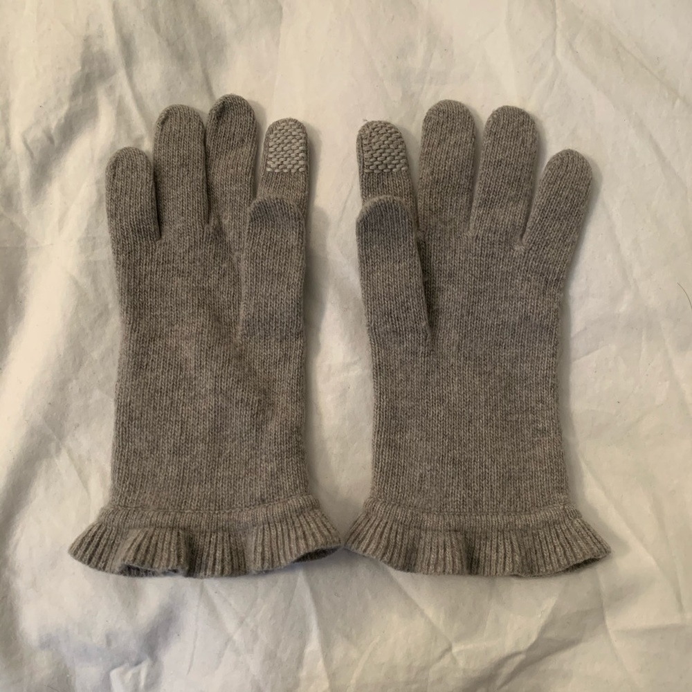 Club Monaco 100% cashmere gloves